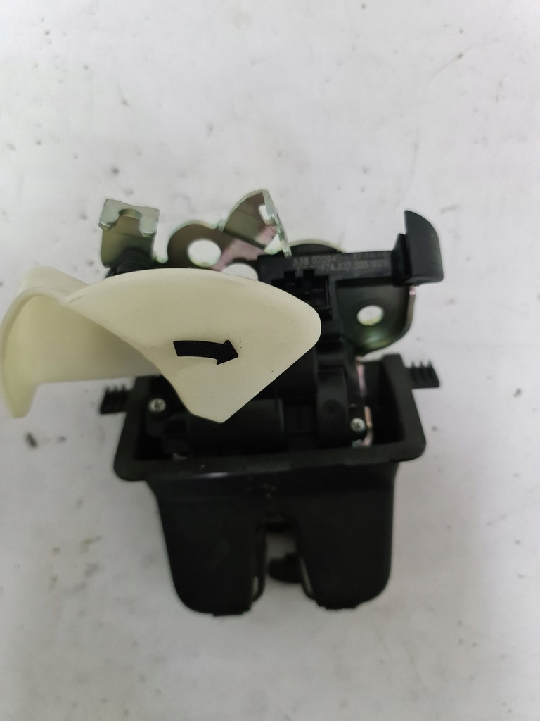 фото №1, Замок задняя vw jetta 17a827505