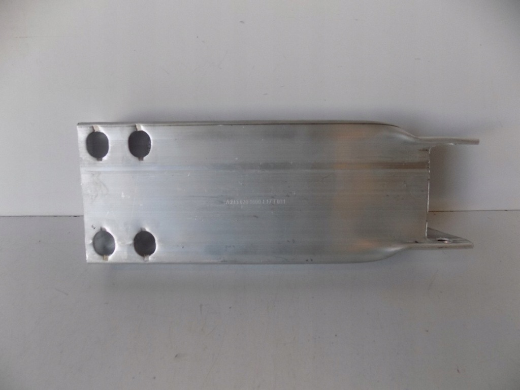 фото №1, Mercedes w213 - зона деформації - r - 10910