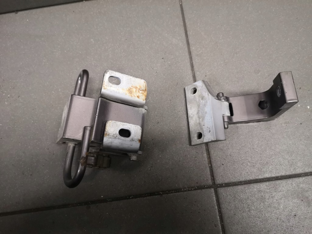 фото №4, Петля петли дверь правый a8 d2 lz1t 4d0833412c