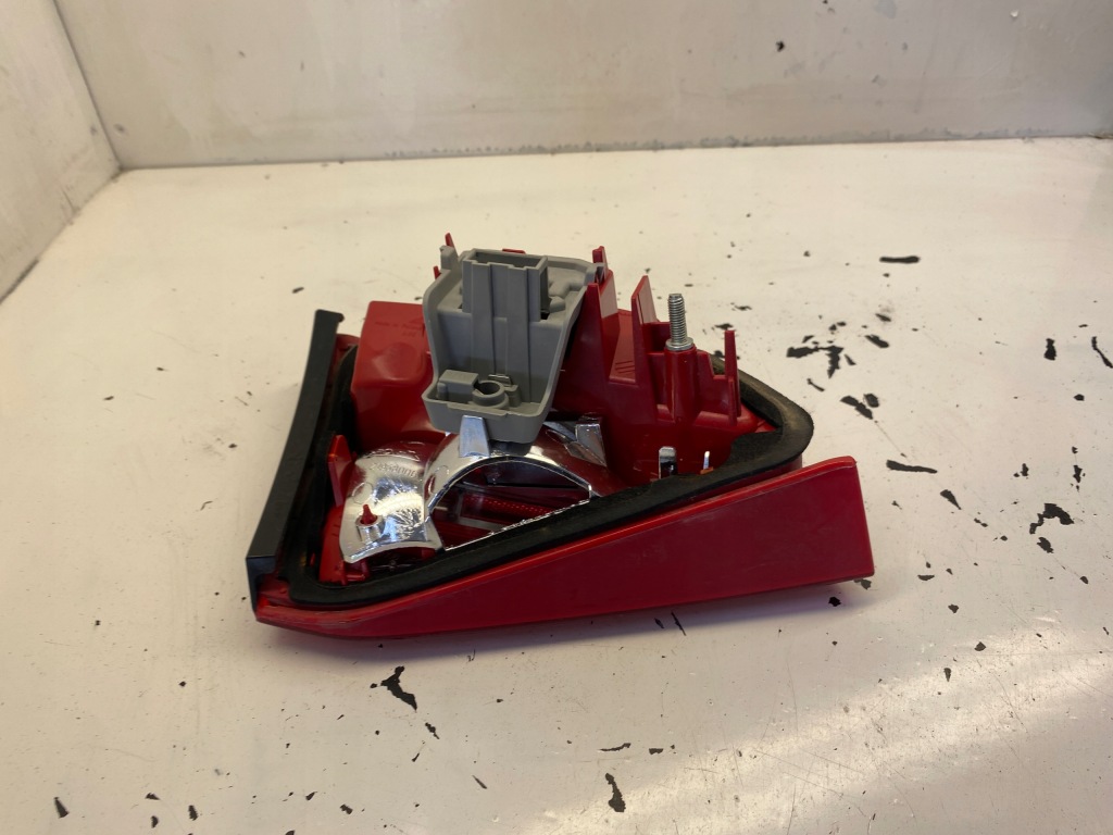 Купить Audi a4 b8 универсал фара правая  задний w крышке  led 8k9945094b