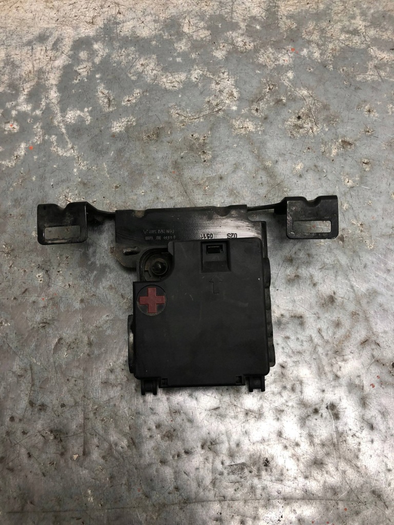 фото №1, Розподільник струму audi q5 8r0971502a