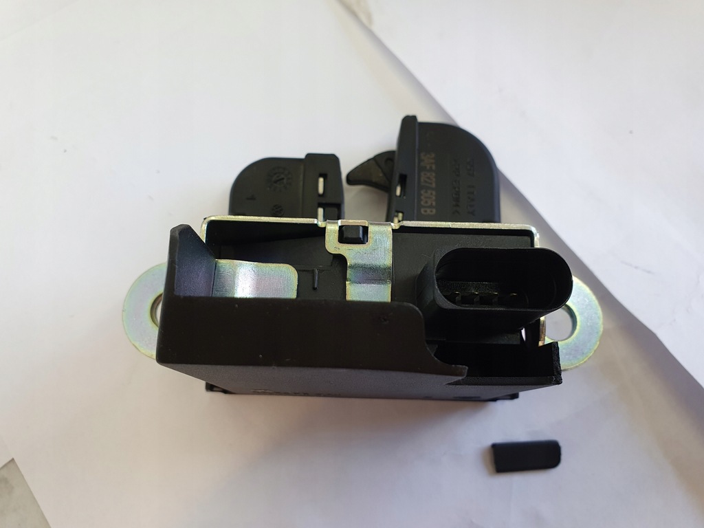 фото №8, Volkswagen оригінальний номер 03l103469m кришка клапанів