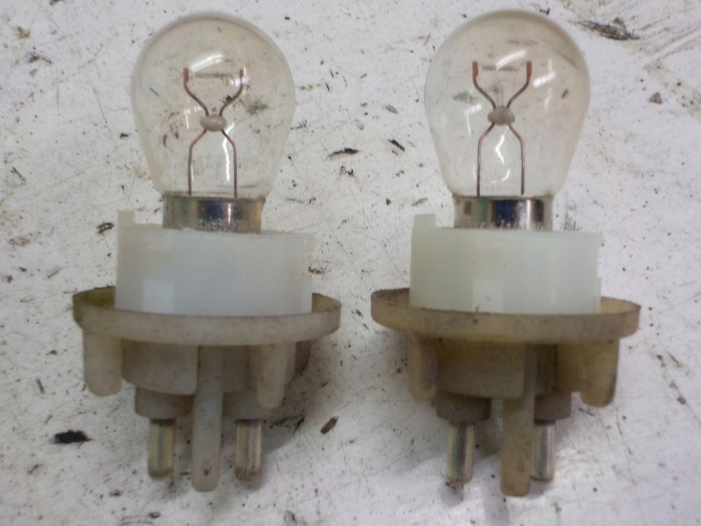 Купити Mercedes w124 цоколь лампочка