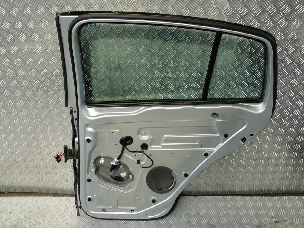 фото №6, Двері правий задня vw golf plus 5m 5m0 la7w