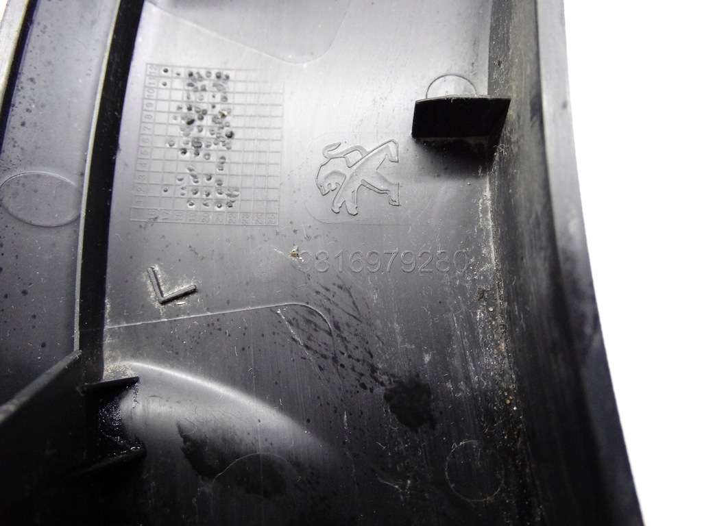 фото №10, Peugeot rifter 18-23 решётки бампера 86560-d4200 оригинальные