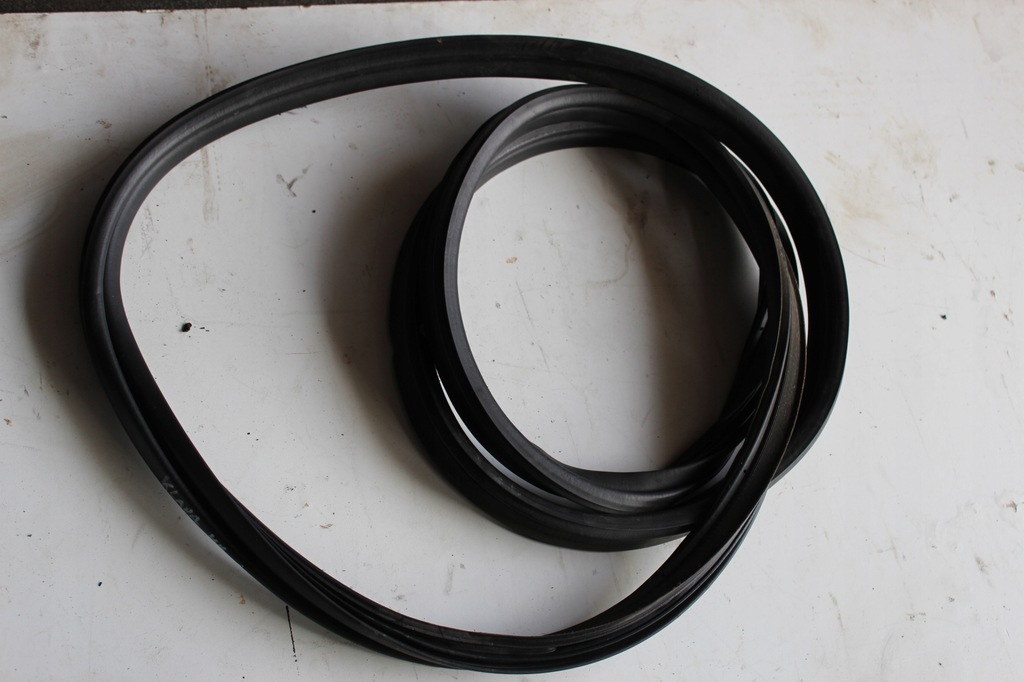 фото №1, Hyundai i30 ii hb хетчбек прокладка кришки багажника