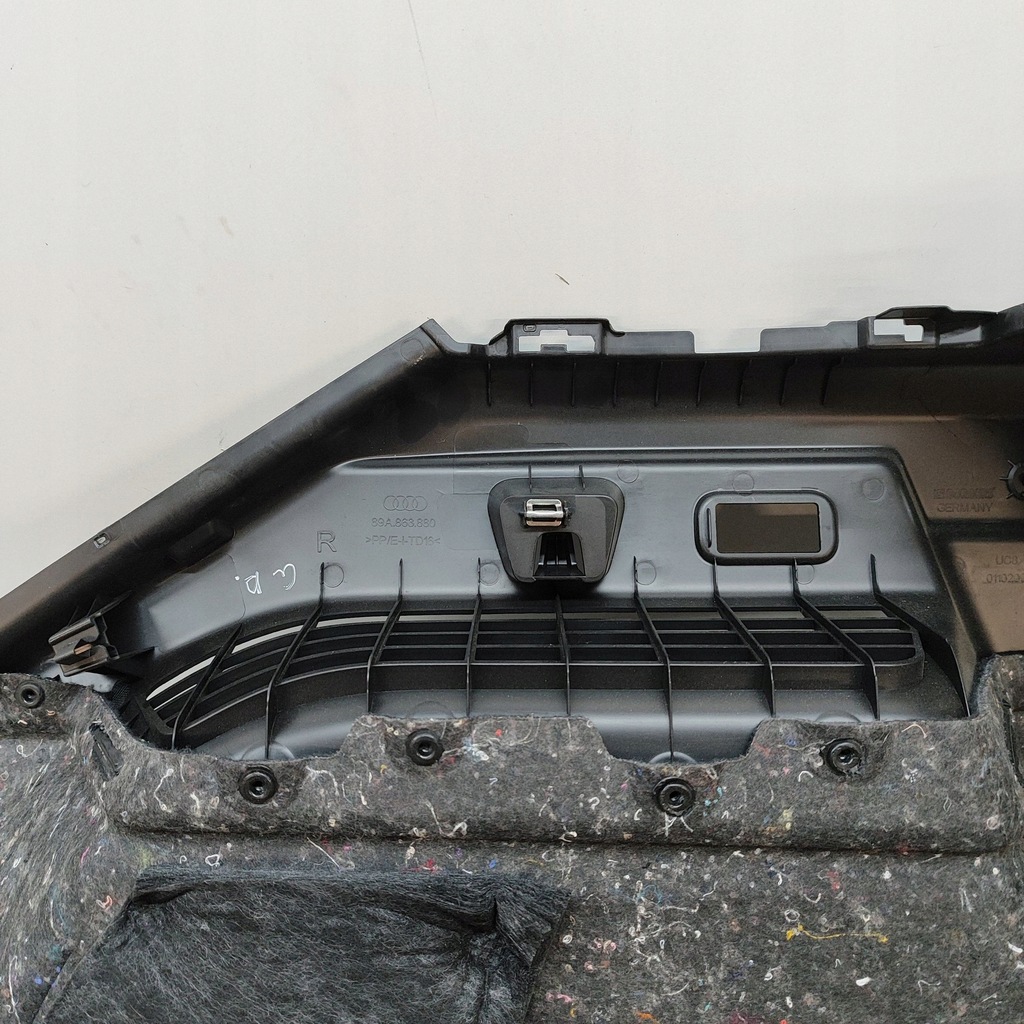 фото №6, Audi q4 sportback e-tron 2023 правая сторона обшивка / обивка / багажника