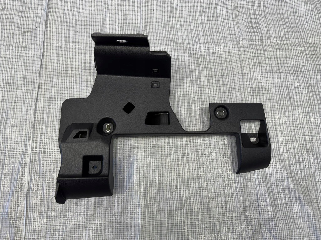 фото №1, Защита заглушка консоли maserati ghibli m157 gt 6700417470