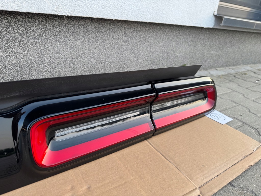 фото №16, Dodge challenger накладка задние лампы 2022+ idealne