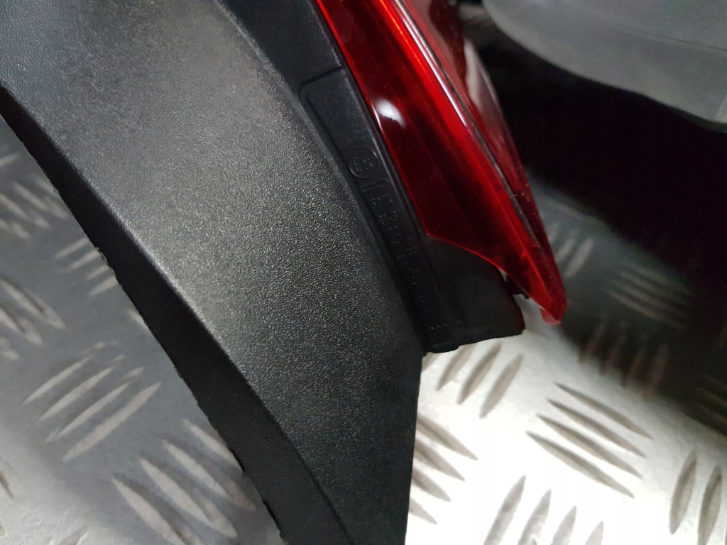 Фара правый  правый задний  задняя opel insignia 1 рестайлинг  1 Доставка