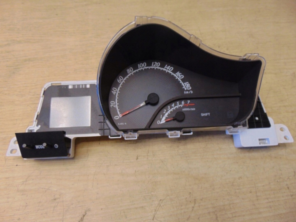 фото №5, Счетчик приборная панель toyota iq 83800-74040-c europa