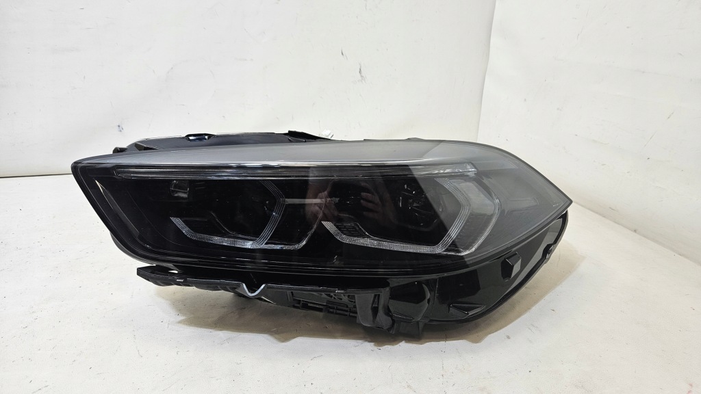 фото №1, Лампа передняя левая bmw 1 f40 shadow line led