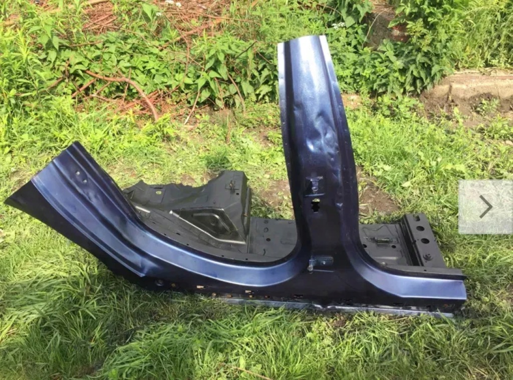 Купити Чверть права сторона поріг стійку  bmw 1 f40