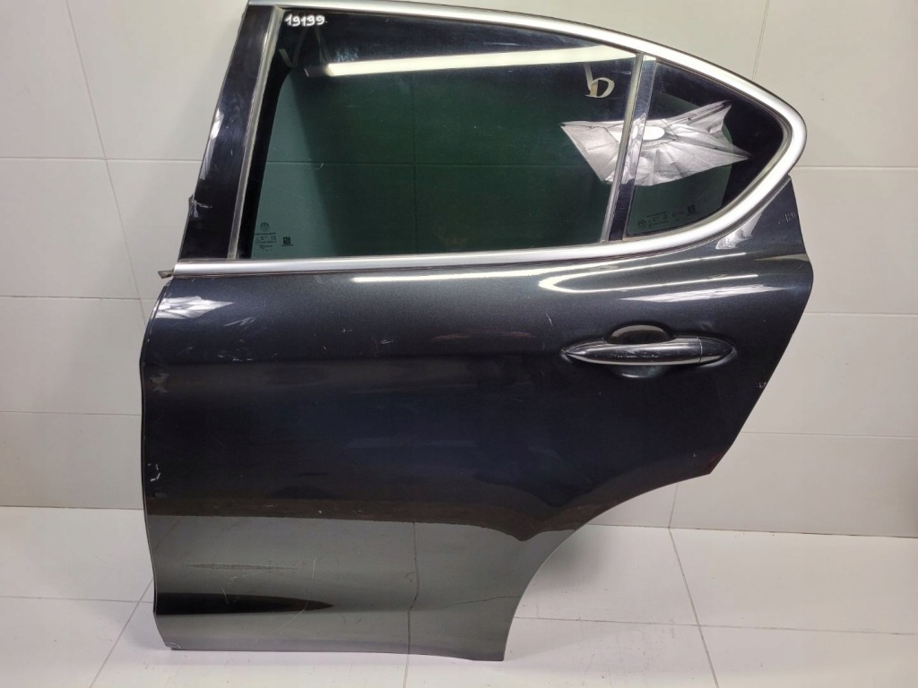 Купити Двері задній ліва сторона alfa romeo stelvio 949 2017