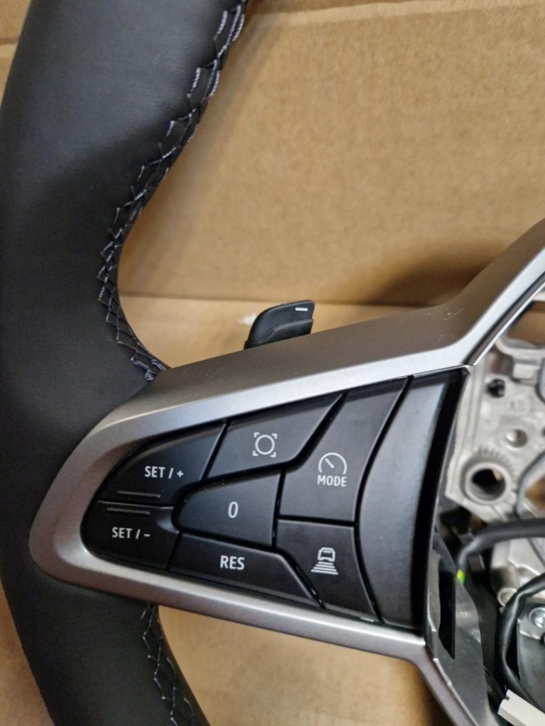 фото №3, Воздуховод кожа лепестки переключения renault clio v 484008481r