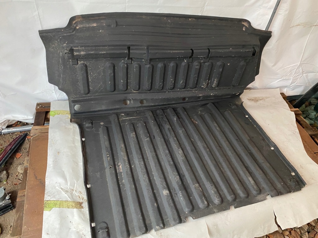 фото №1, Berlingo partner 08 -18 rok ii обшивка резиновый багажника легковой автомобиль !!!