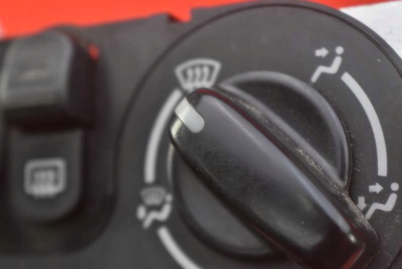 фото №10, Панель управление обдув кондиционер mazda 323 bj 98-00