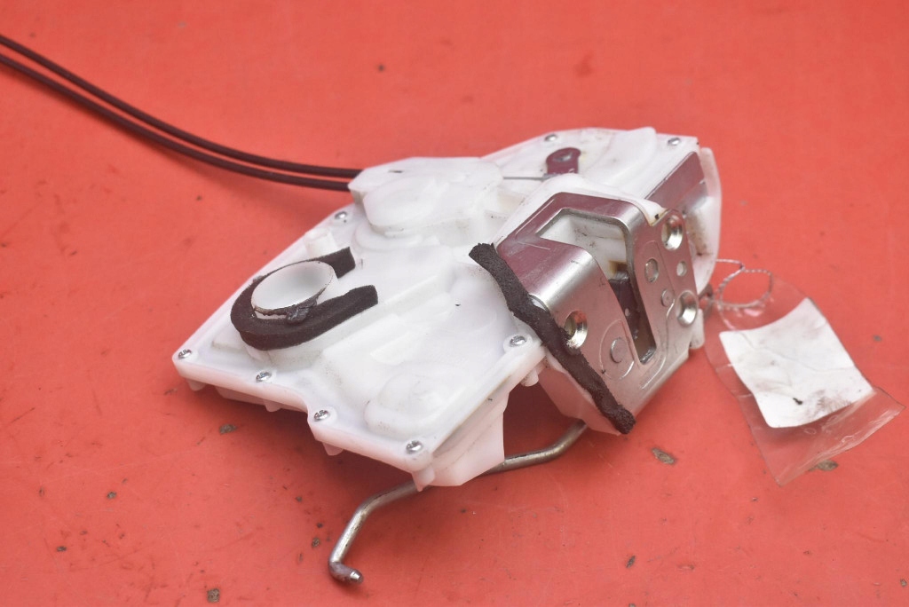 фото №5, Замок двері лівий перед передній eu 82202-79j33 suzuki sx4 1 i 5d hb 06-14