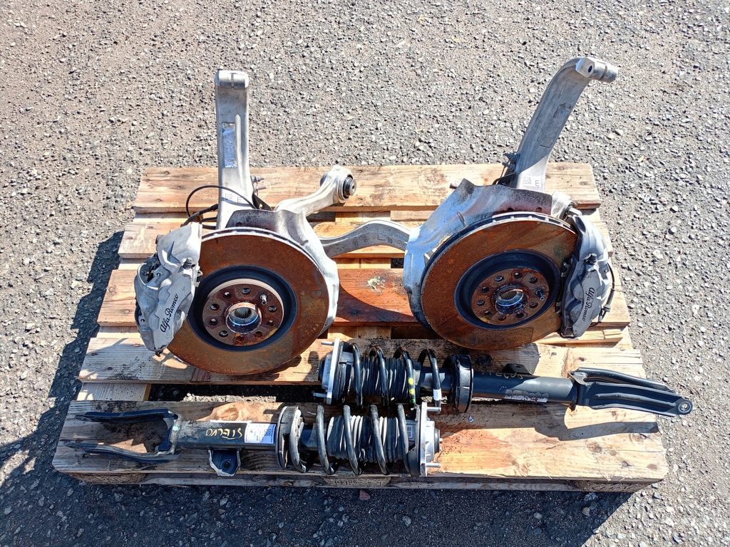 фото №1, Поворотный кулак рычаг перед alfa romeo stelvio 2.2d q4 4x4