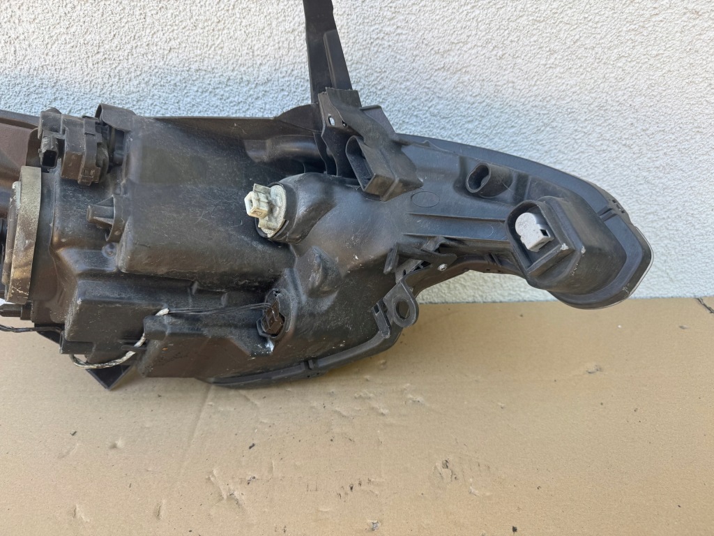 Peugeot 108 - лампа ліва перед передня 81150-0h150 Київ