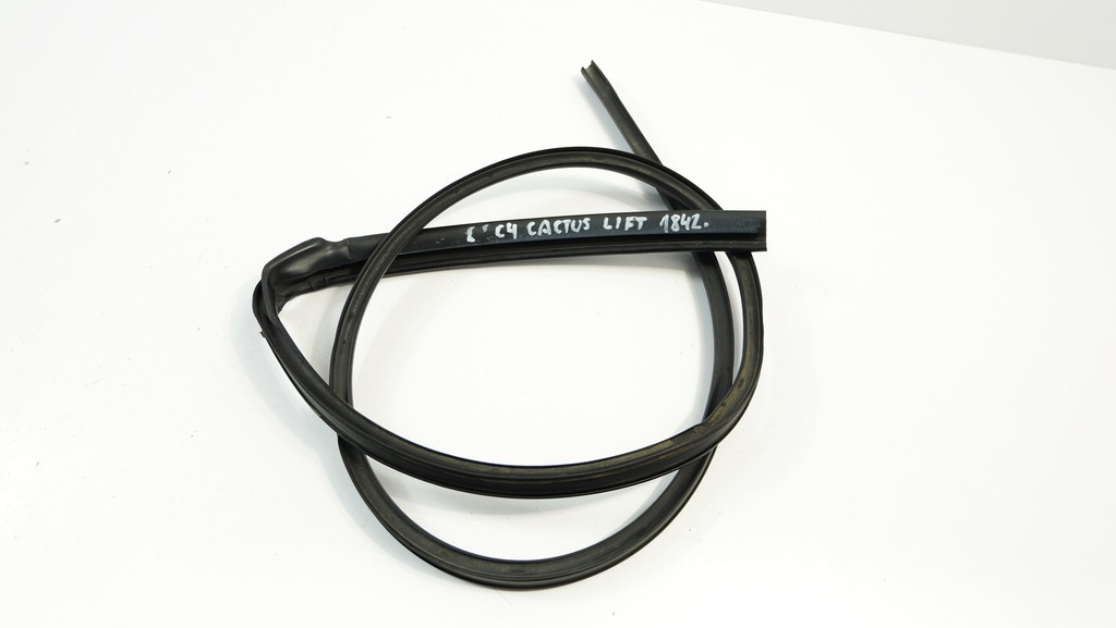 фото №1, Citroen c4 cactus прокладка кузовная левая