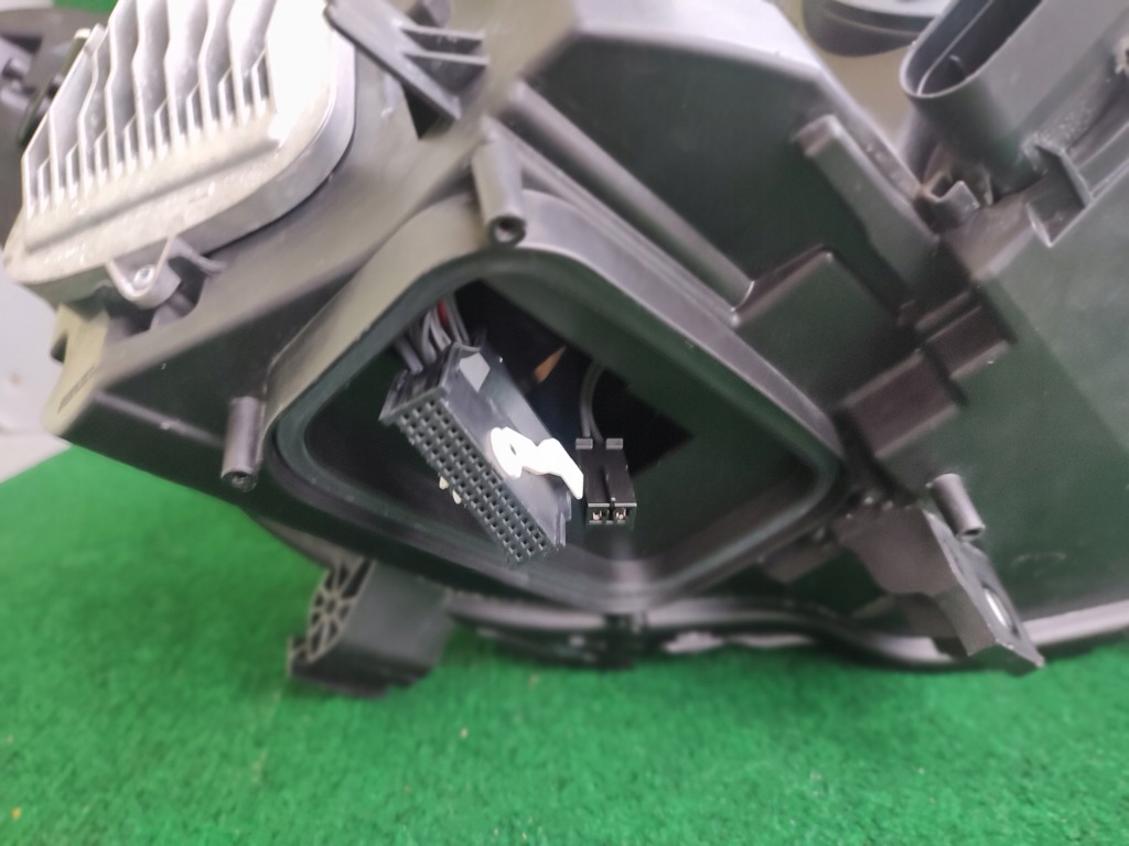 фото №9, Mercedes лампы правая левая cla a1178206761 перед передние ładne mercedes оригинальный номер