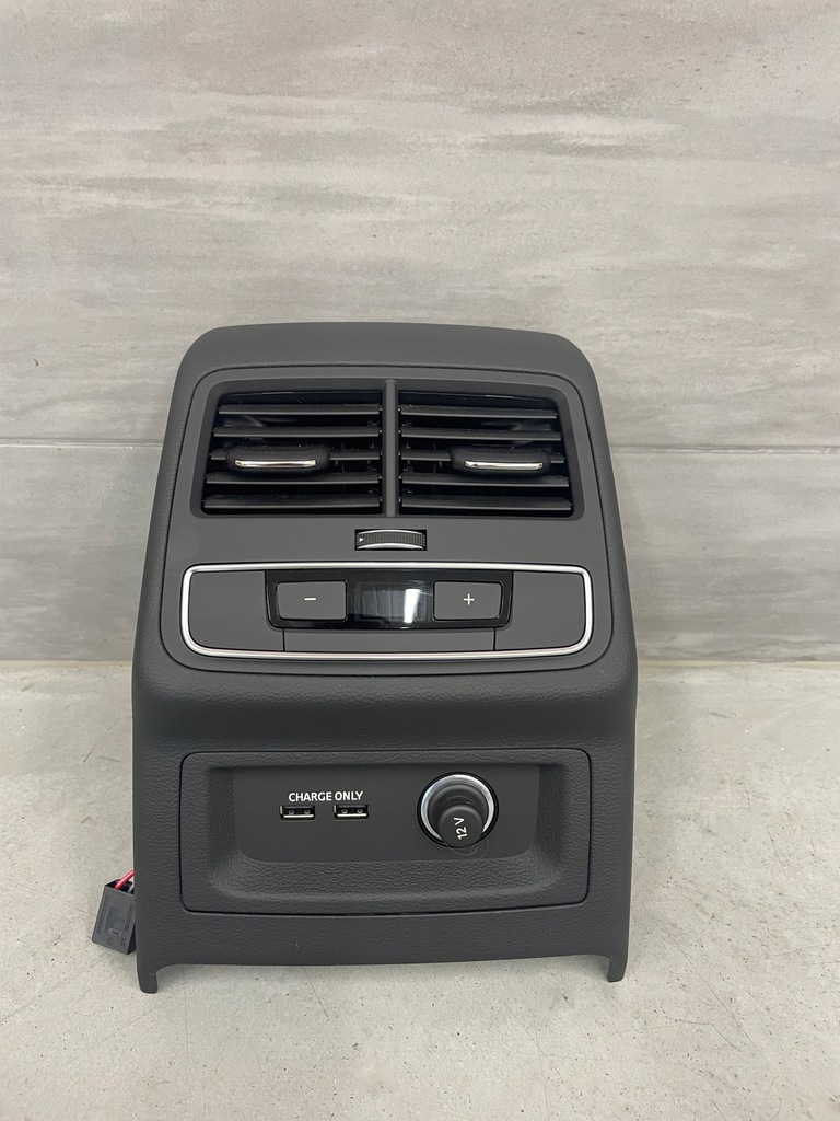 фото №1, Решётка обдув туннель задняя a5 8w оригинал usb