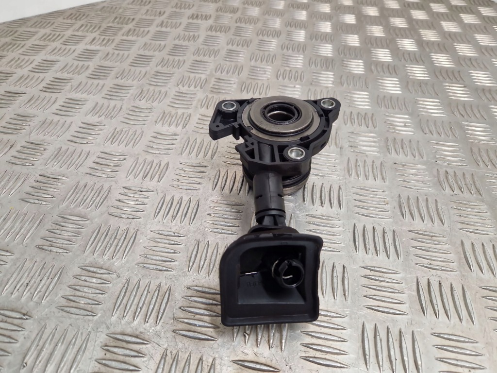 Peugeot rcz 2013 вспомогательный цилиндр подшипник wciskowego сцепления в Украине