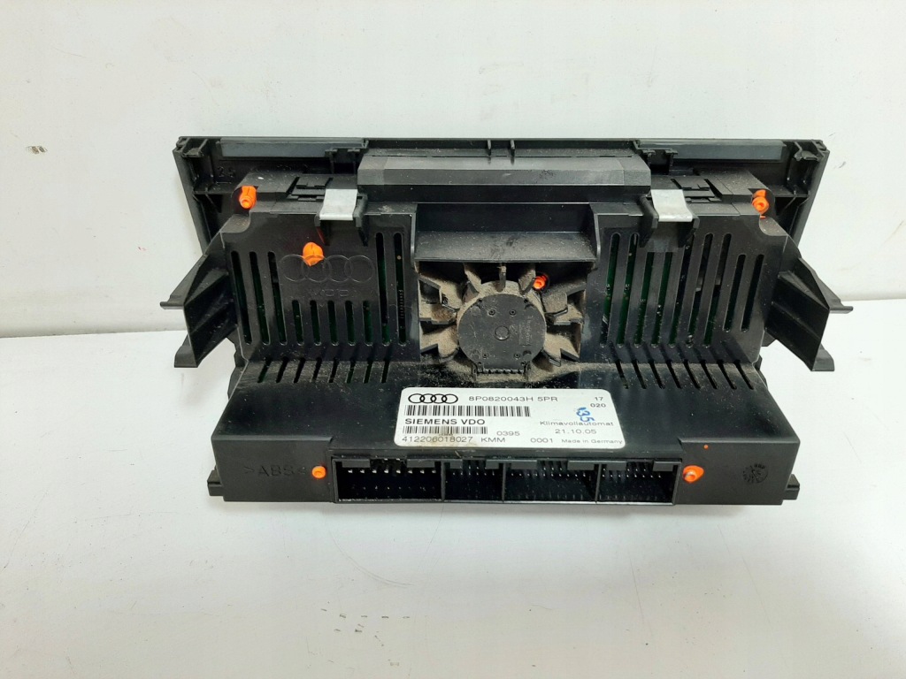 фото №8, Audi a3 8p 06r панель обдув кондиціонера 8p0820043h