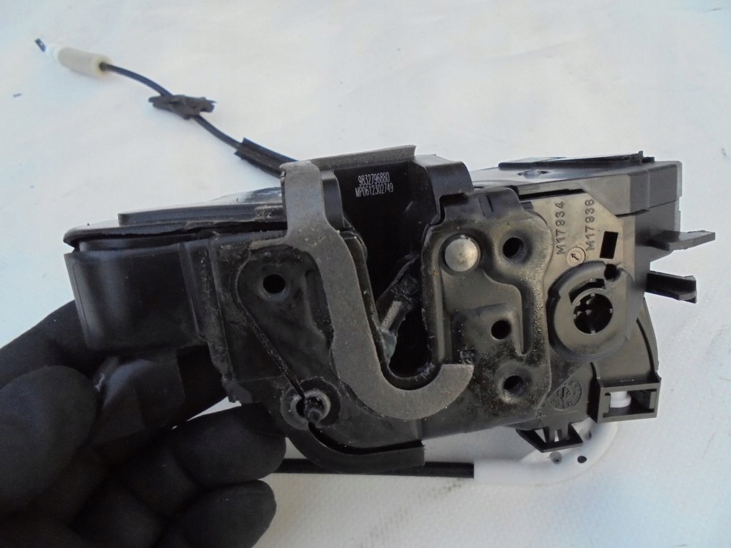 фото №6, Замок дверь левый перед citroen e-c4 c4 3 iii 23r. 9832796880