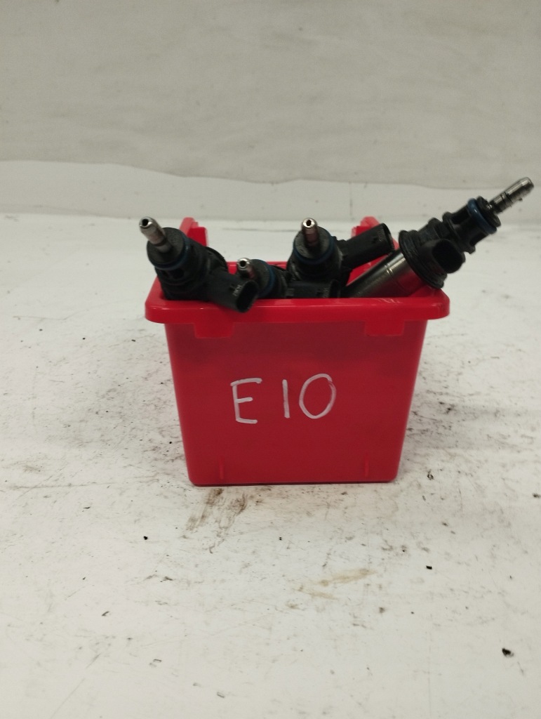 Mercedes a35 w177 amg форсунка топлива a2560700187 Цена