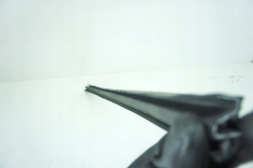 фото №6, Ip016 maserati quattroporte v ущільнювач двері перед