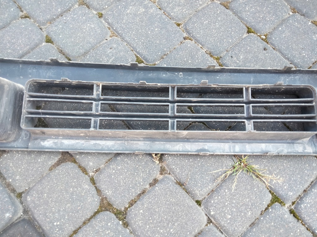 фото №7, Volkswagen оригинальный номер 7h0807719 решётка вентиляционная, бампер