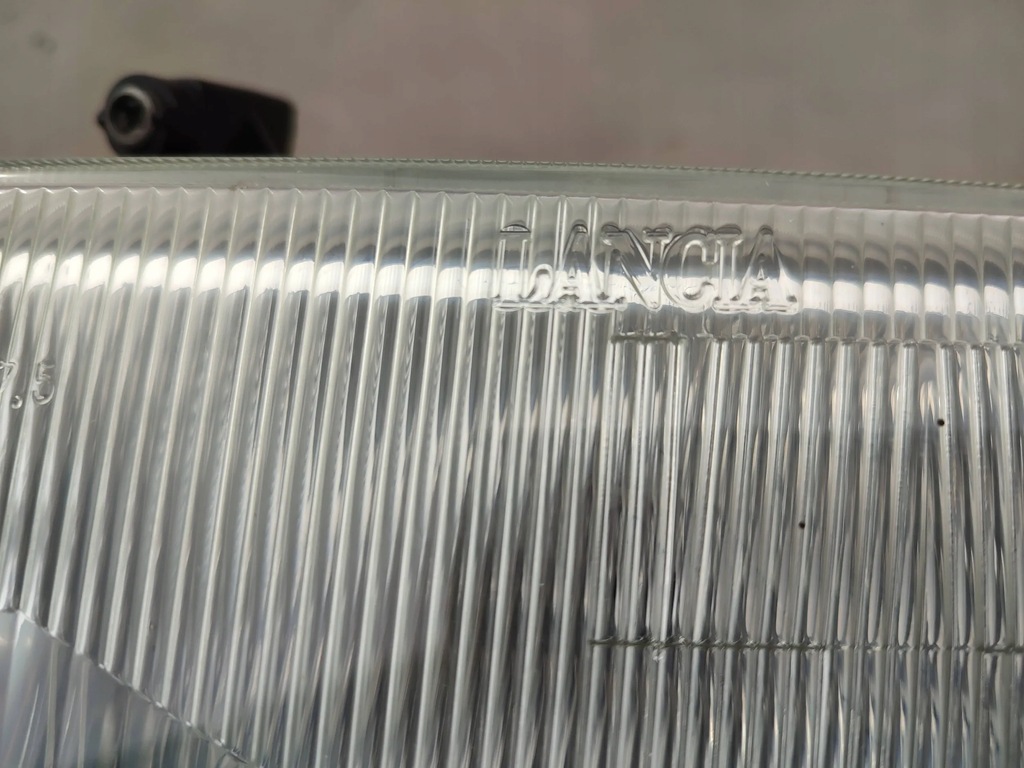 фото №12, Фара лампа лівий перед lancia dedra carello