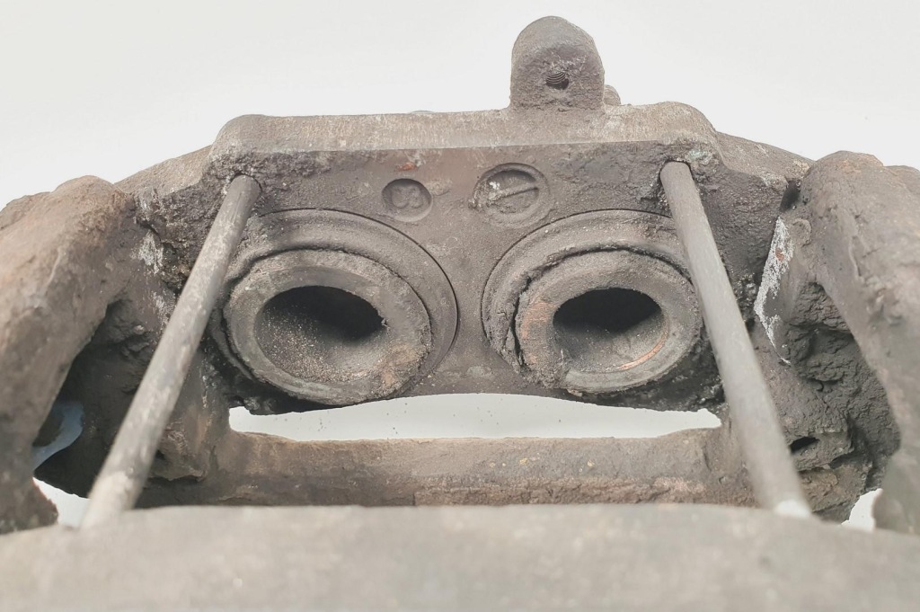 фото №8, Суппорт тормозной левый перед mercedes ml w163