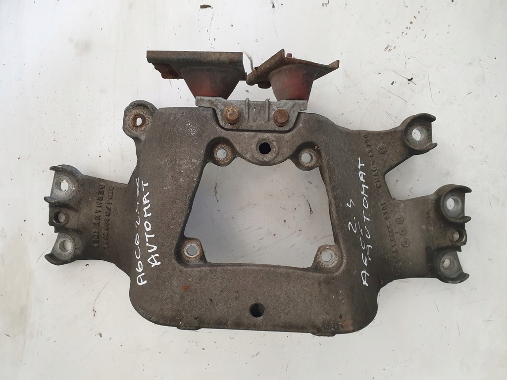 фото №1, Кронштейн кронштейн audi a6 c6 2004- 4f0399263l