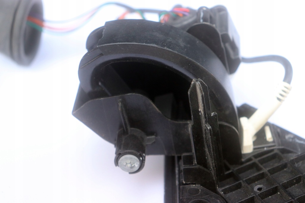 Кришка заглушка порт роз'єм заряджання tesla model 3 3 y 147884400a Ціна