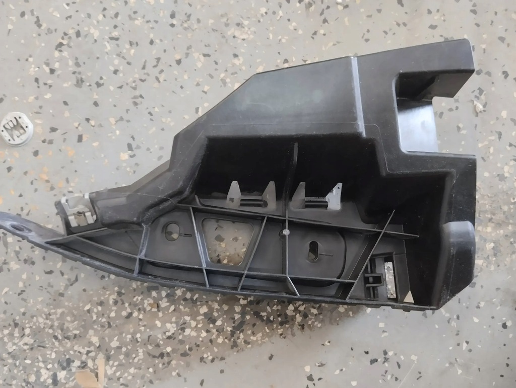 фото №1, Porsche taycan 9j1 2020 элементы крепёжные