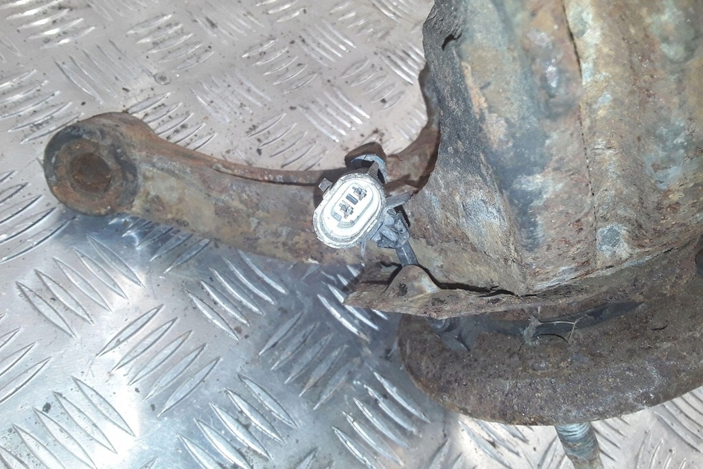 фото №6, Поворотный кулак передняя правая chevrolet captiva c100, c140 ij113019 2.0l