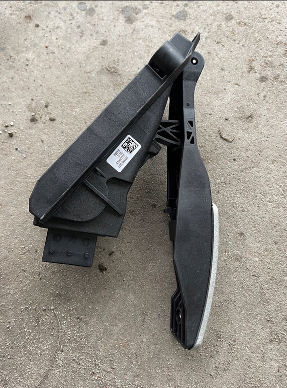 фото №3, Ferrari sf90 / portofino / roma педаль газу 807331 000807331 20330525