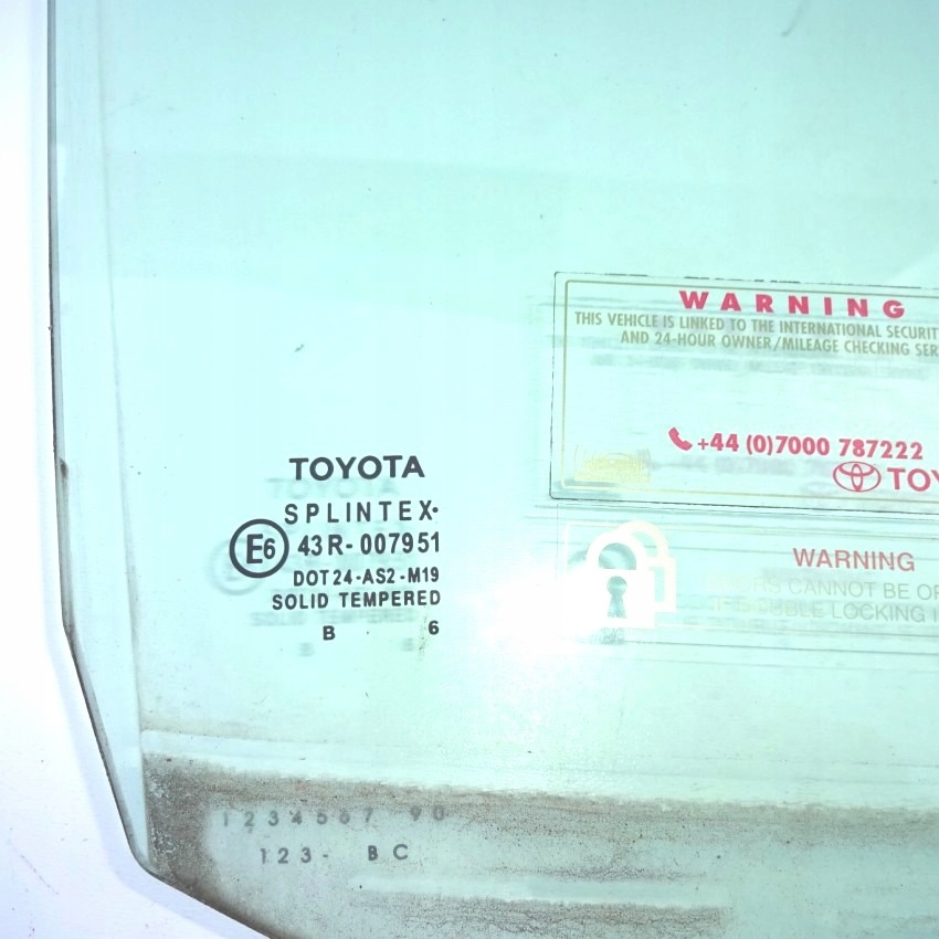 фото №2, Скло передня права двері toyota yaris ii 3 двері 2006-2011 rok 2006