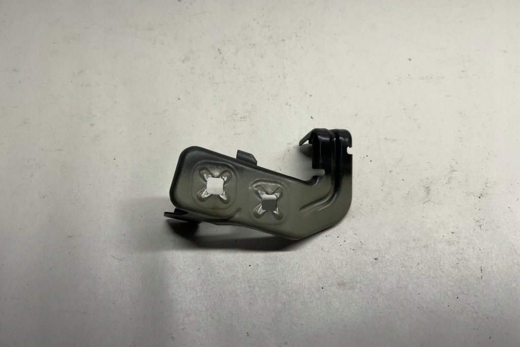 фото №12, Кронштейн передний правого крыла bmw 4 gran coupe f36 7255822 3.0l