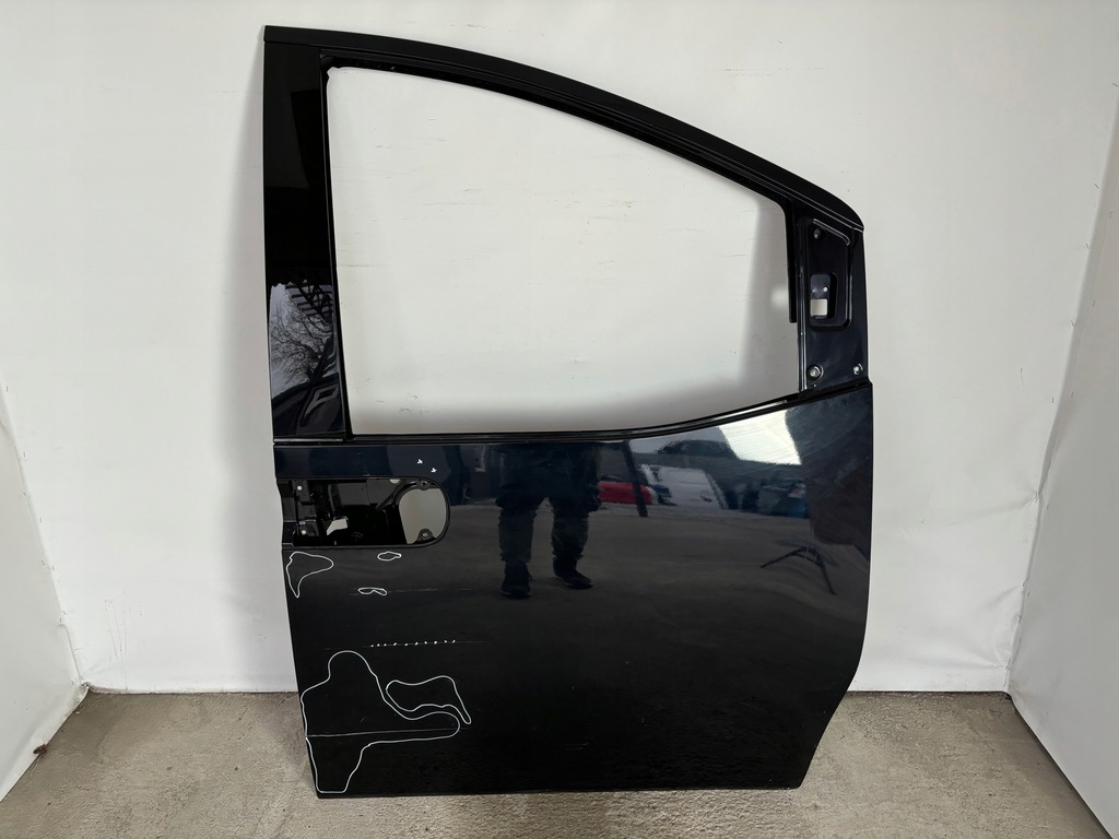 фото №1, Hyundai staria 2021r- двері передні праве перед