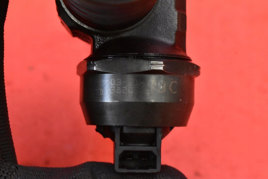 Інжектор насос-форсунка 038130073aj 0414720037 vw passat b5 1.9 tdi 130 km 00-05 Зі Шроту