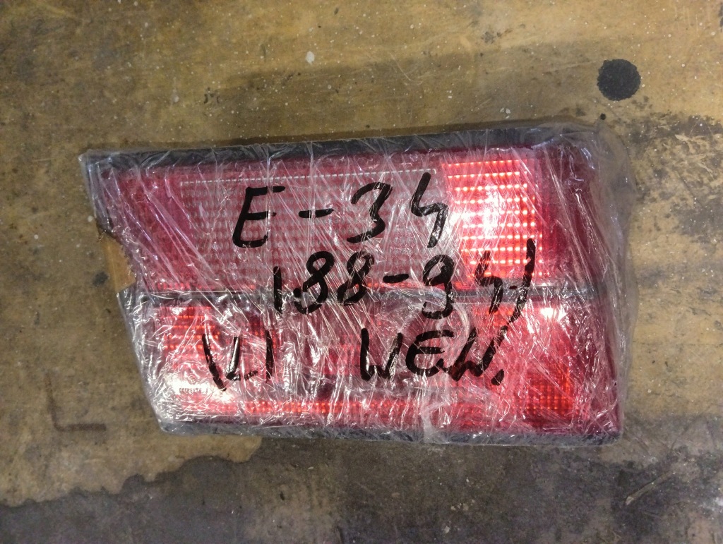 фото №1, Bmw e34 sedan лампа задняя w крышка левая