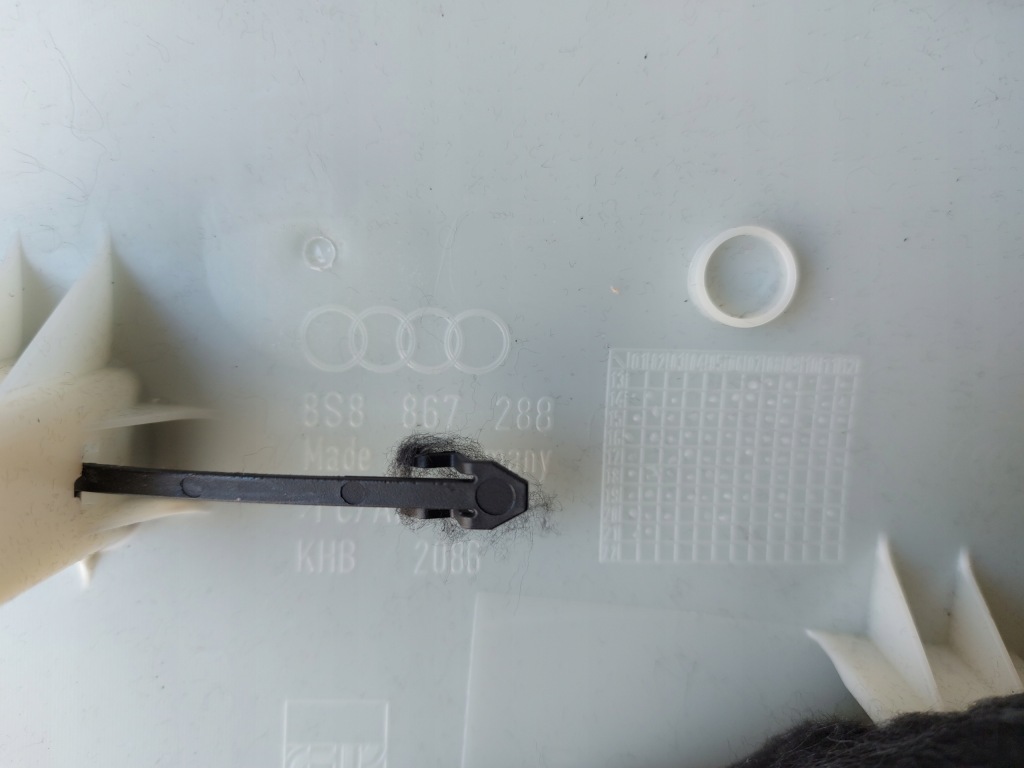 Audi tt захист стійка задня coupe права 2021r в Україні