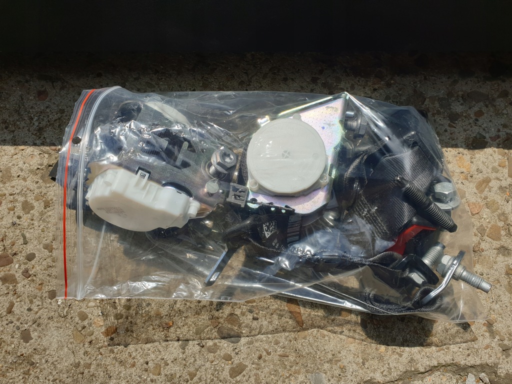 фото №7, Сиденья заднее сиденье ремни citroen c3 ii 2010-