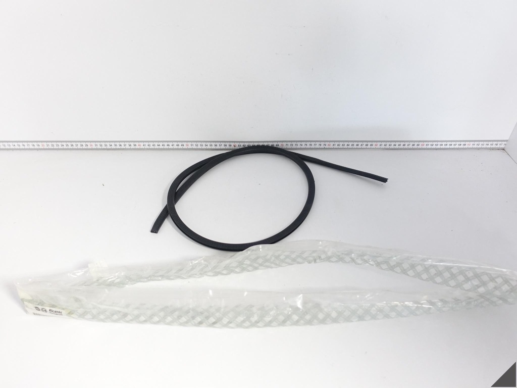 фото №1, Alfa romeo 159 05-11 прокладка стекло передней лобовое оригинальная