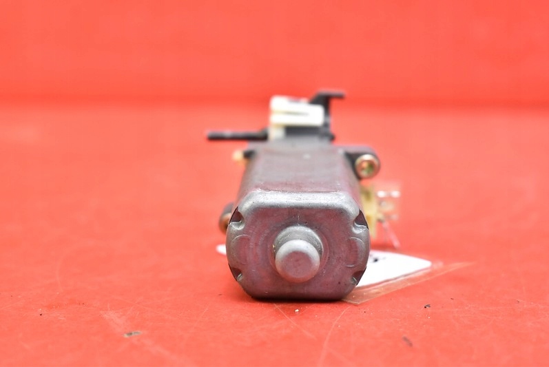 Моторчик висування елемент podudzia сидіння пасажира 0390201971 bmw e65 Недорого