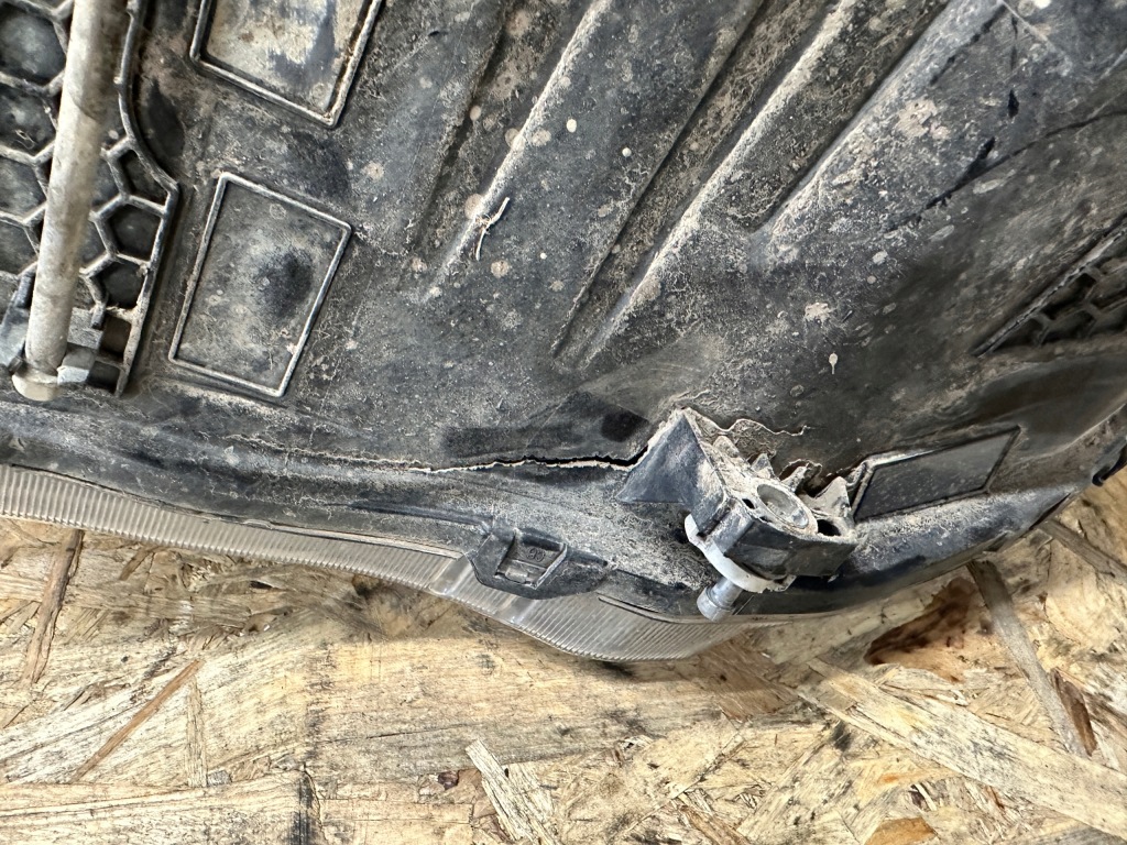 Mercedes actros mp4 mp5 лампа правая перед передняя a9618203159 Киев